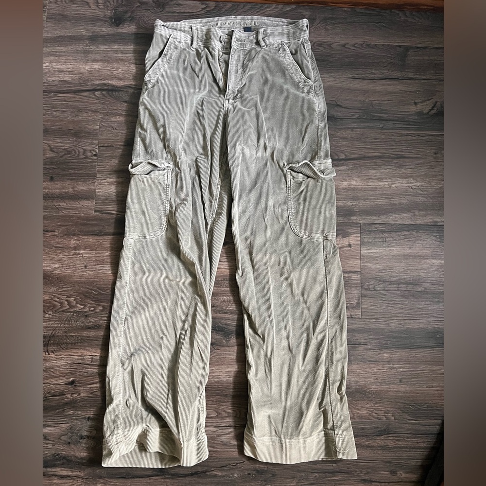 Green American Eagle cargo corduroy pants